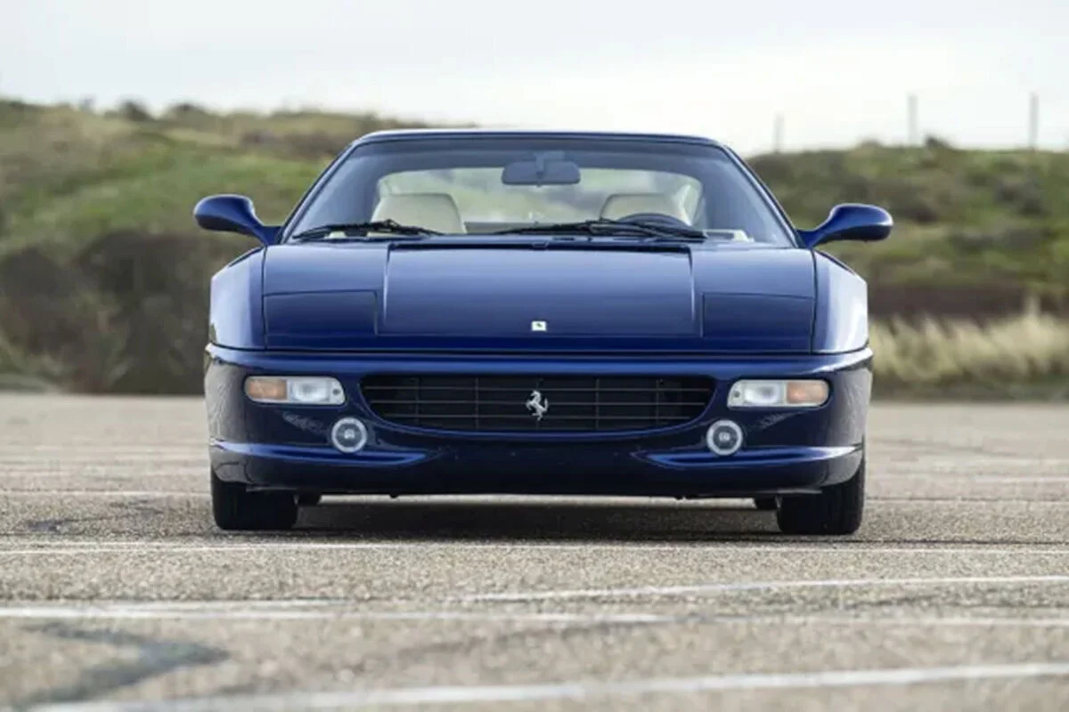 Болид Ferrari F355, принадлежащий легендарному Михаэлю Шумахеру, выставлен на аукцион!