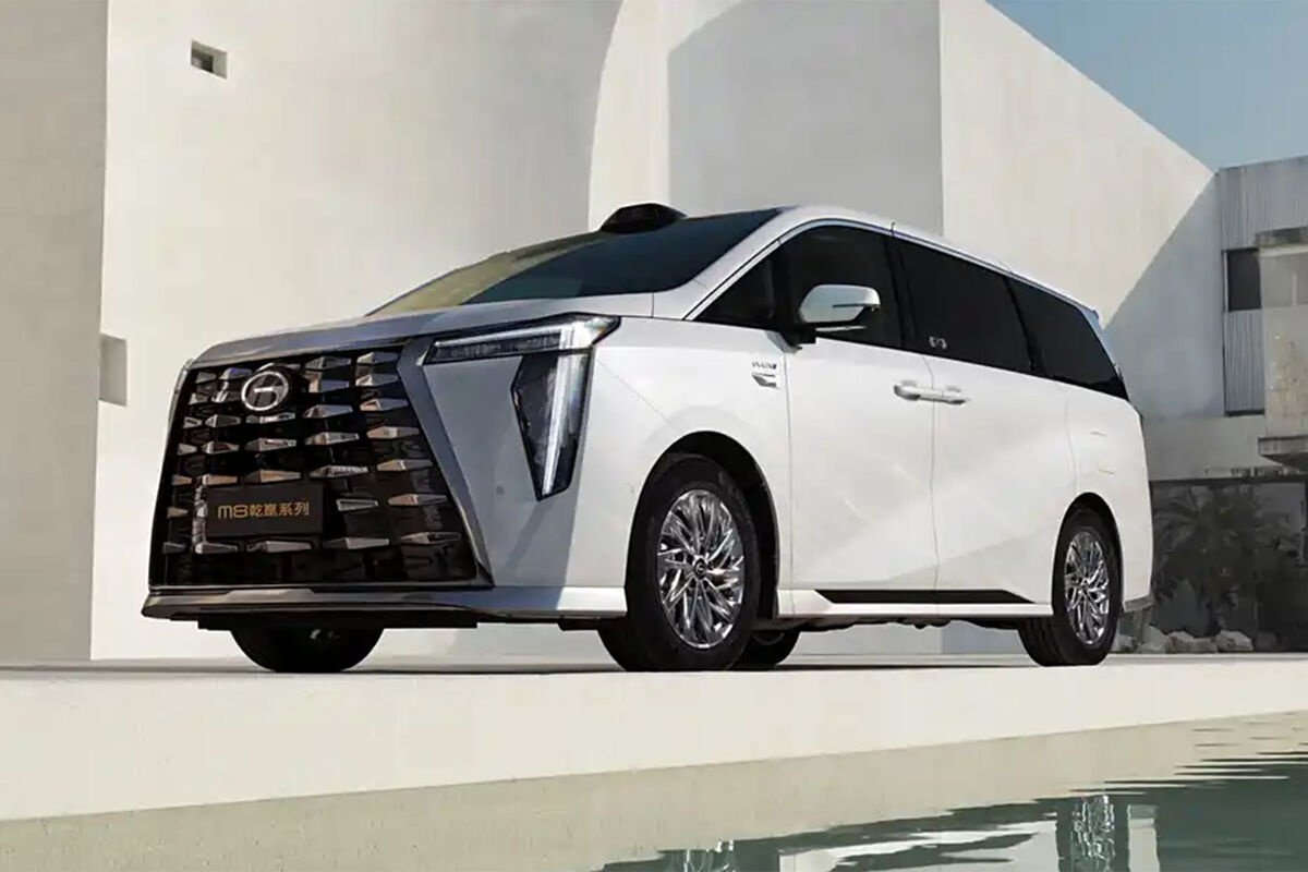 В Китае представлен новый соперник Toyota Alphard