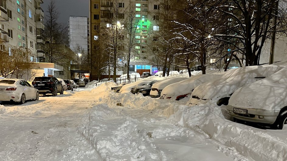 Автоэксперт Колодочкин поделился советами по самостоятельному выезду из снежного затора