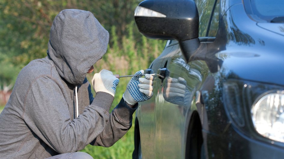 Страховые компании раскрили список самых угоняемых автомобилей в России в 2024 году!