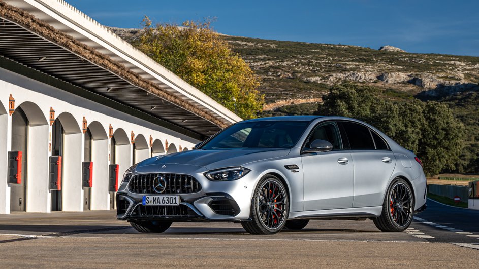 Mercedes-AMG C 63 заменит свою гибридную систему на мощный V8 двигатель