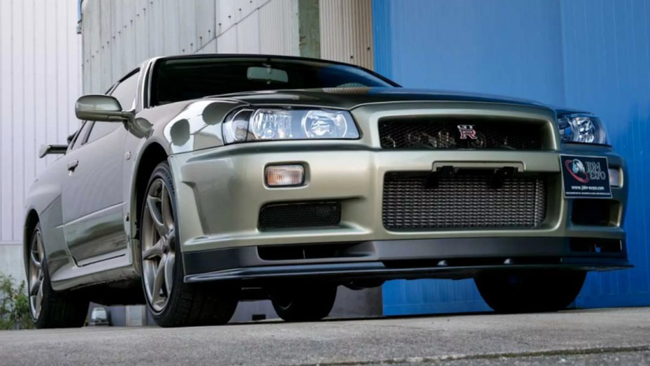 "Уникальная находка: Продается редчайший Nissan Skyline R34 в безупречном состоянии!"