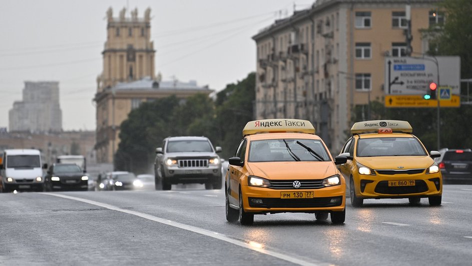 Москва ожидает новое трехкратное увеличение цен на такси