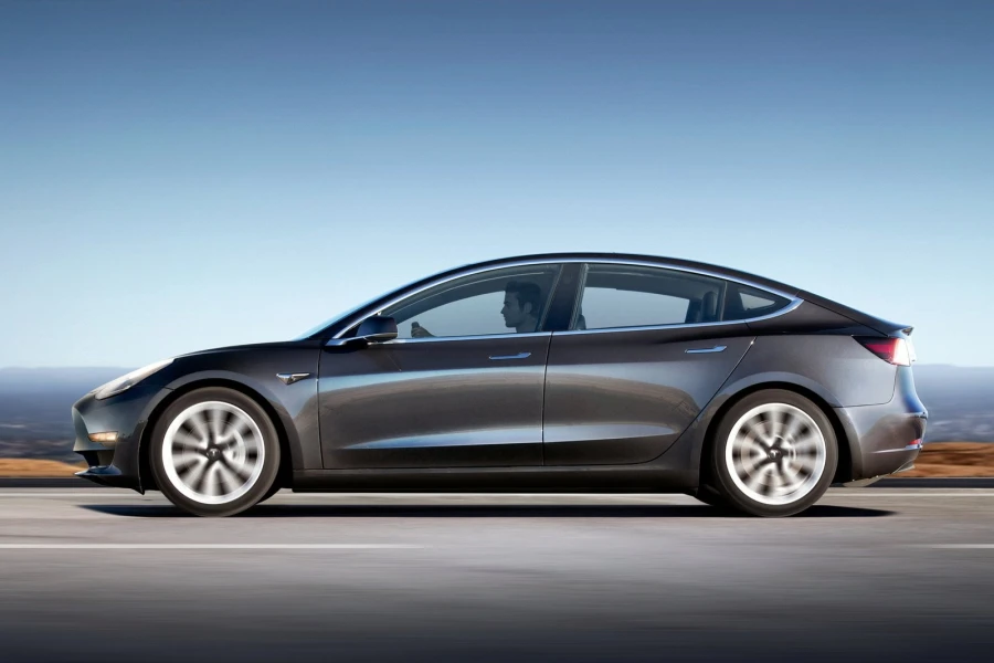 Дания сталкивается с массовыми проблемами техосмотра у электромобилей Tesla Model 3