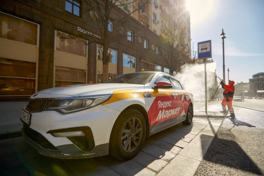 Автомобилистам Москвы советуют перейти с зимних на летние шины