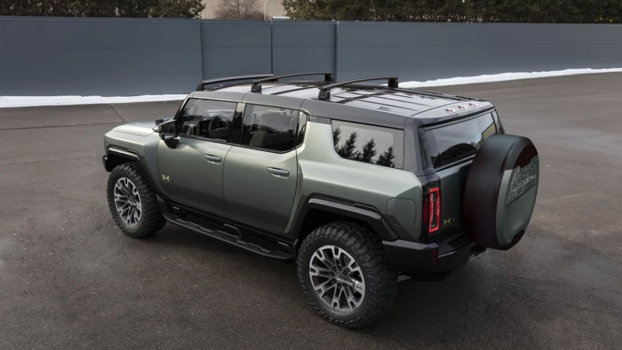 GMC Hummer EV получил улучшенный режим крабового движения и увеличенную мощность