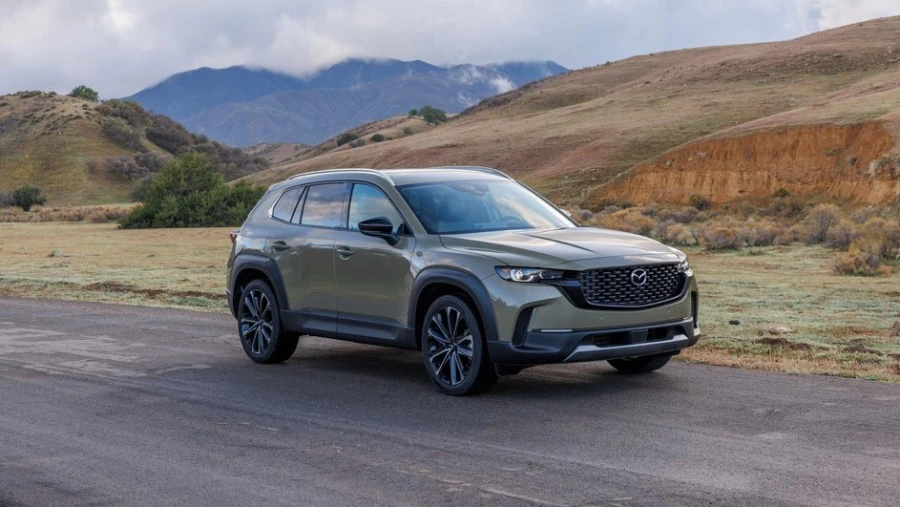 Mazda возобновила поставки в Россию с гарантией и обновила свой сайт