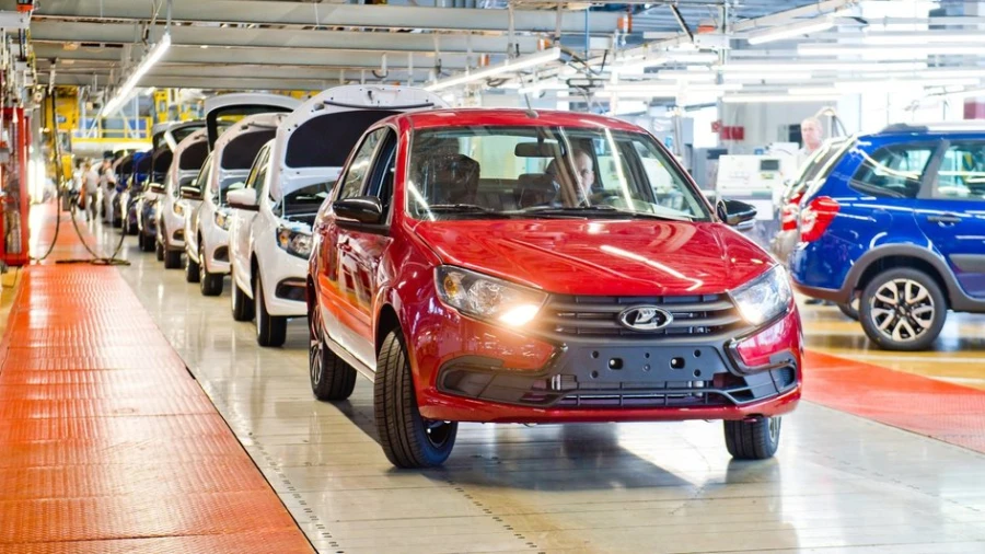 Lada Granta: АвтоВАЗ опроверг информацию о переносе производства