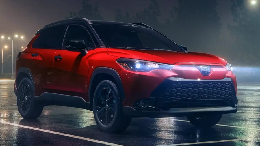 Toyota Corolla Cross теперь доступен в России от 2,2 миллиона рублей