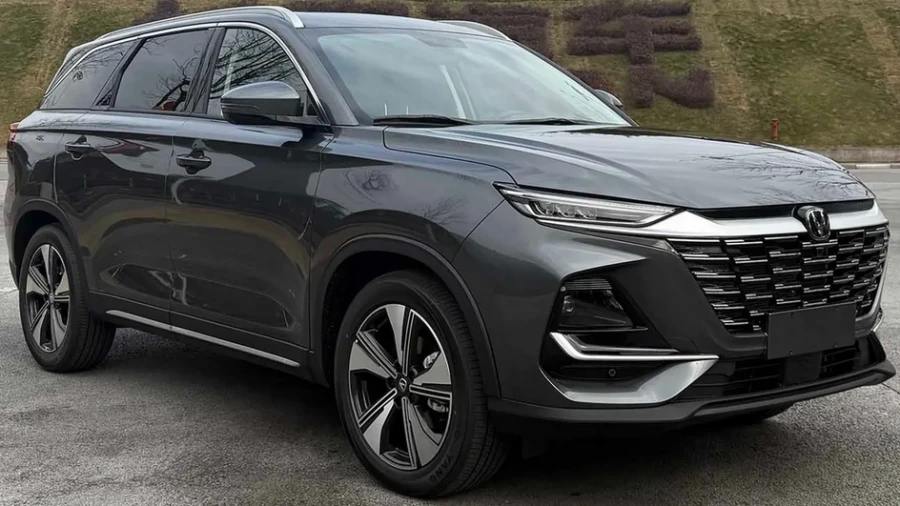 Changan представит доступный 7-местный кроссовер с механической трансмиссией